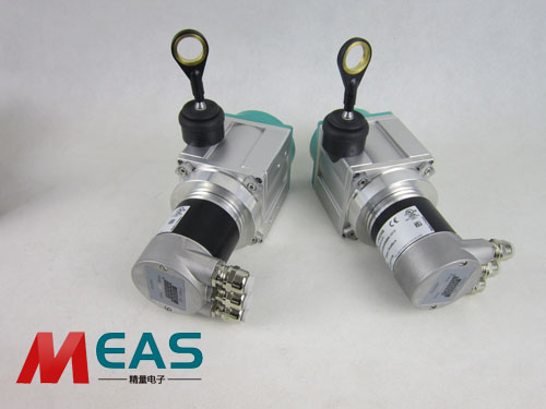 ����λ�ƾ��a����̖ݔ��ģʽ���ܙCе�Y(ji��)��(g��u)Ӱ�